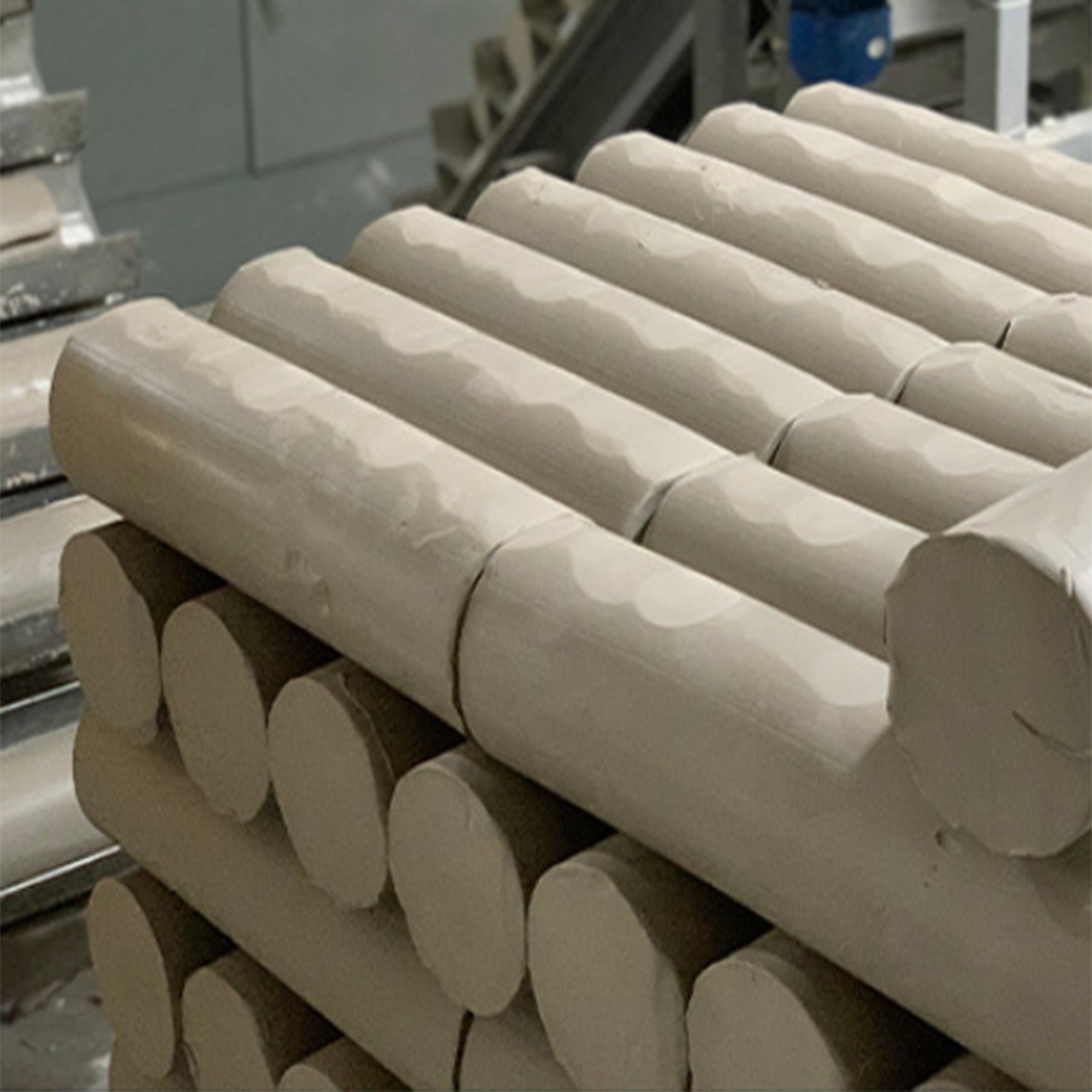 1. Donglin Homeware Production Process - Premium Clay Selection