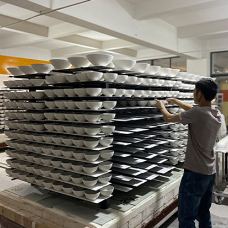 Donglin Homeware Ceramic Production Process - Enter the Kiln