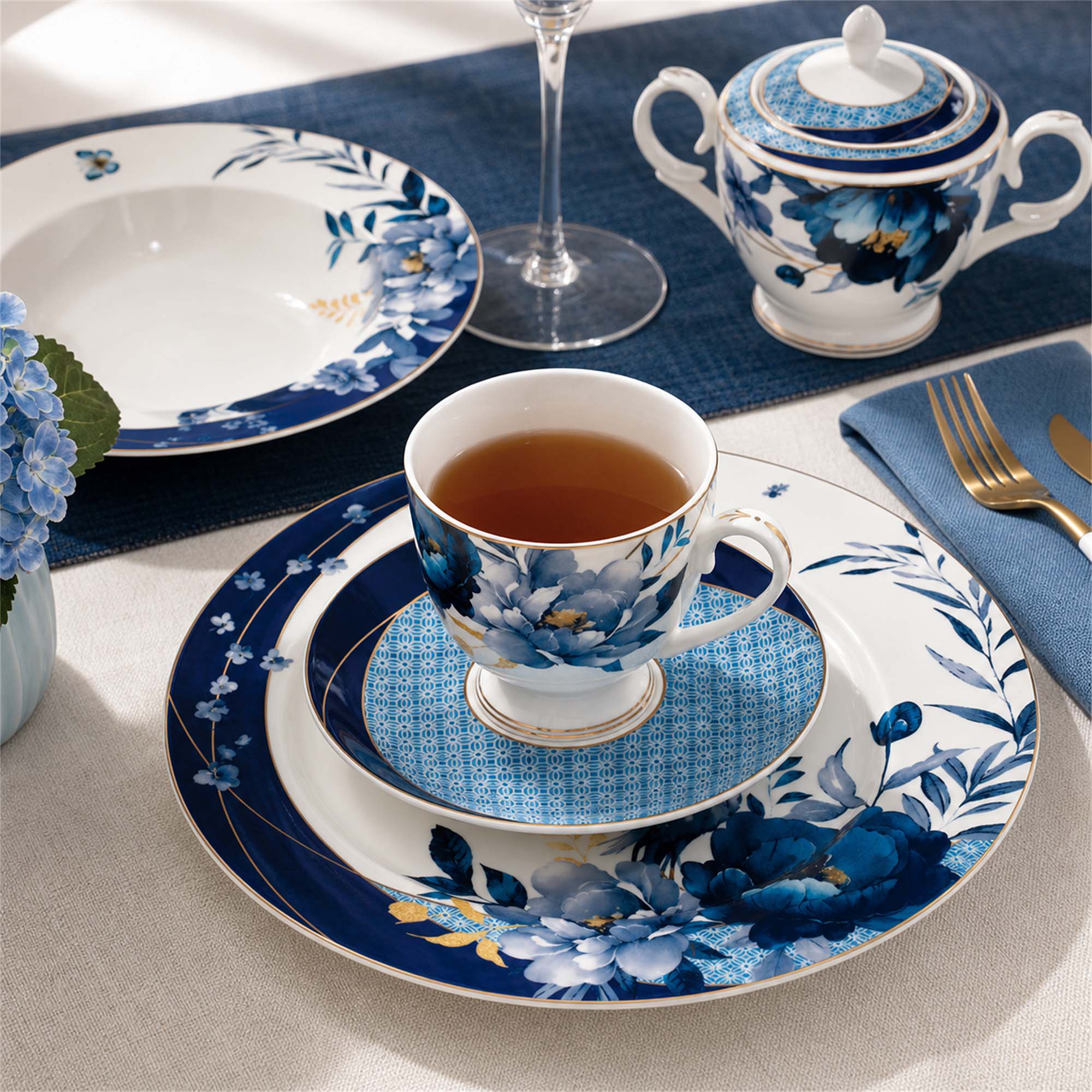Donglin Homeware Blue Ink Peony Oriental - Vintage Style Ceramic Coffee Set