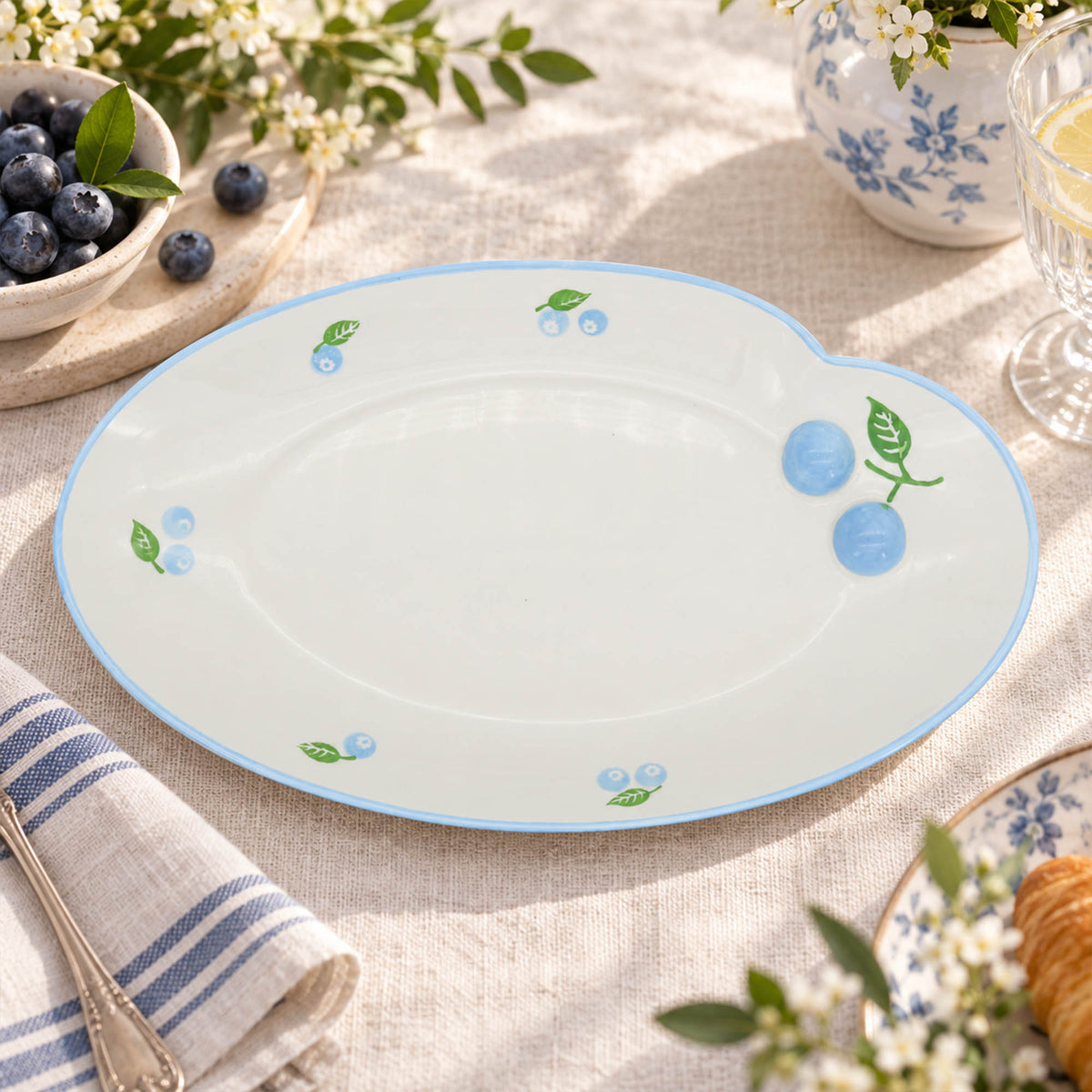 Donglin Homeware Blueberry Garden Collection Oval Plate 12-inch
