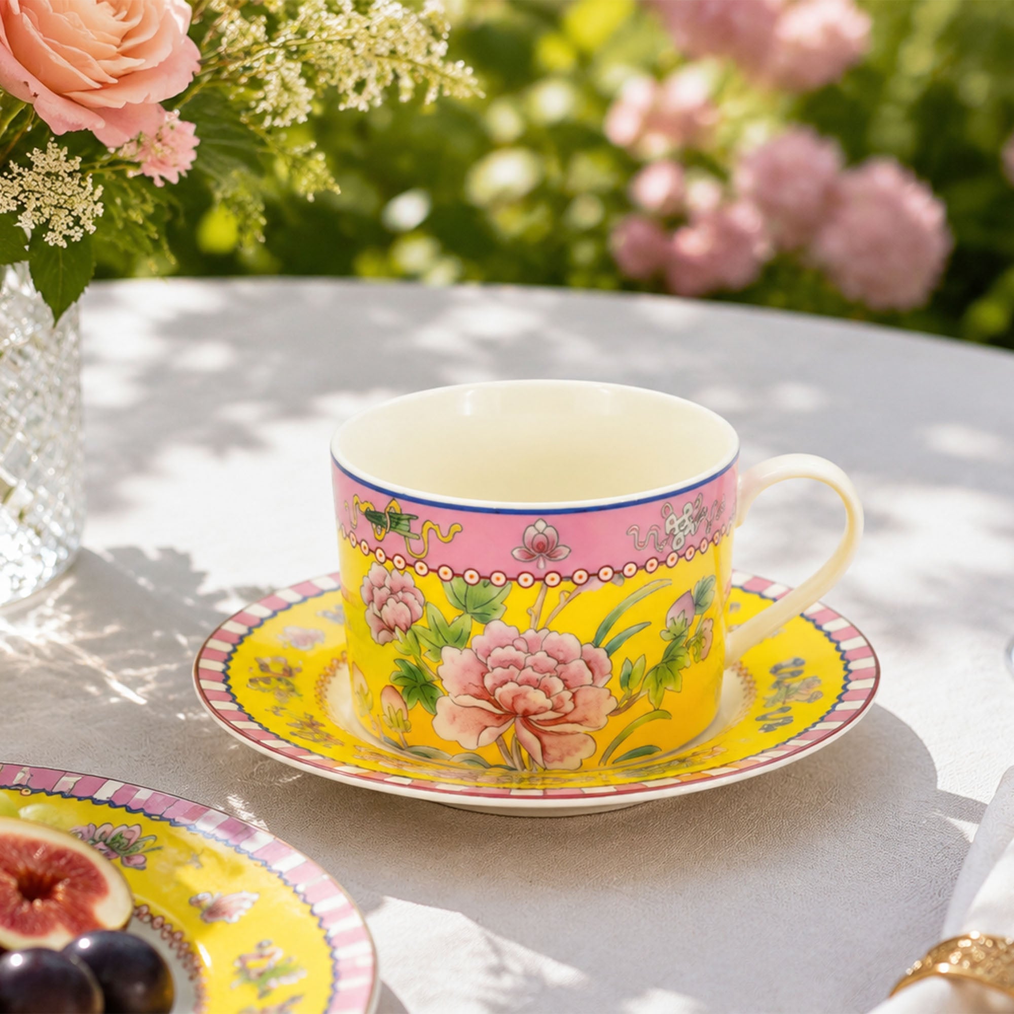 Donglin Homeware Opulent Phoenix - Vintage Style Ceramic Coffee Set