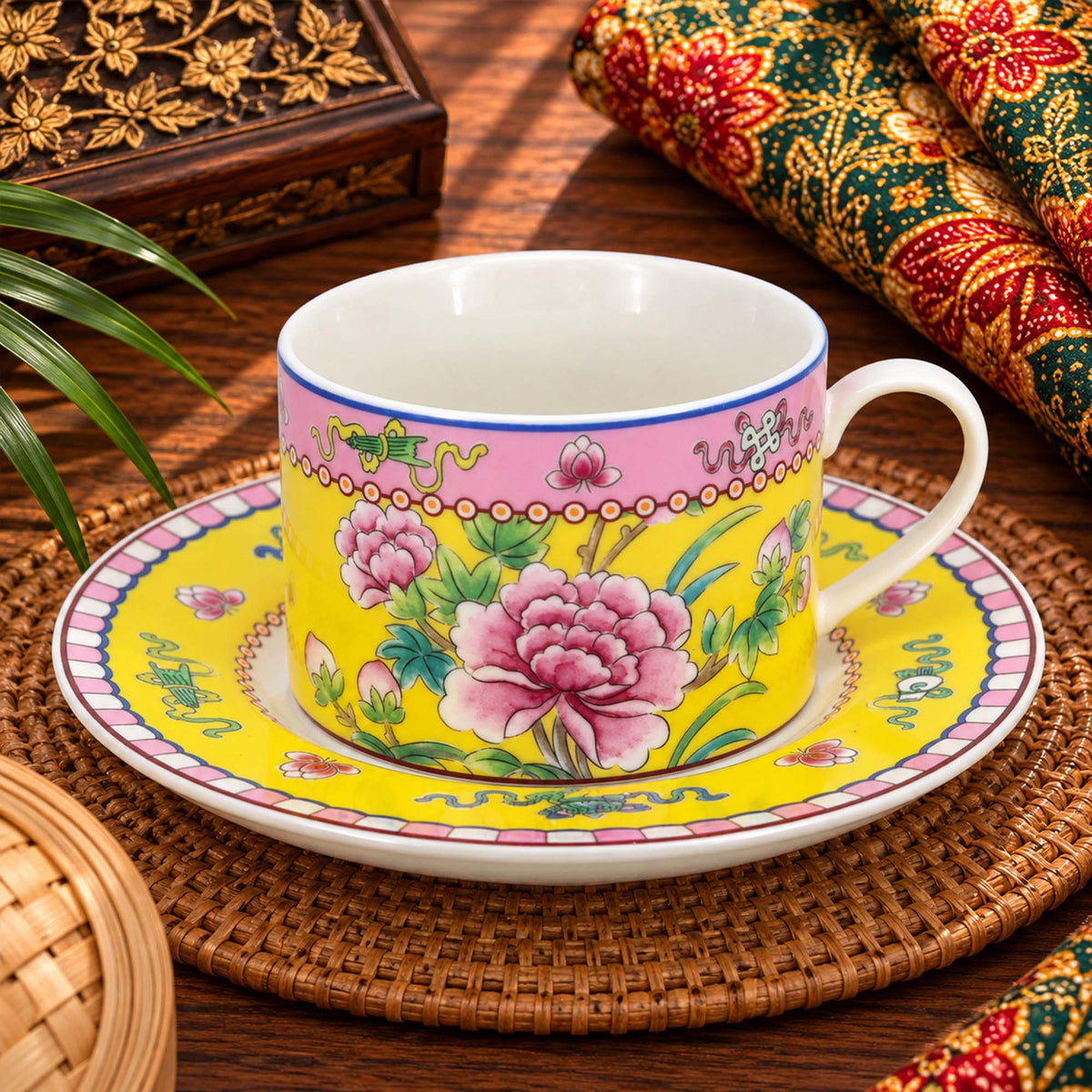 Donglin Homeware Straits Phoenix Collection Cup and Saucer 220cc (Straight)
