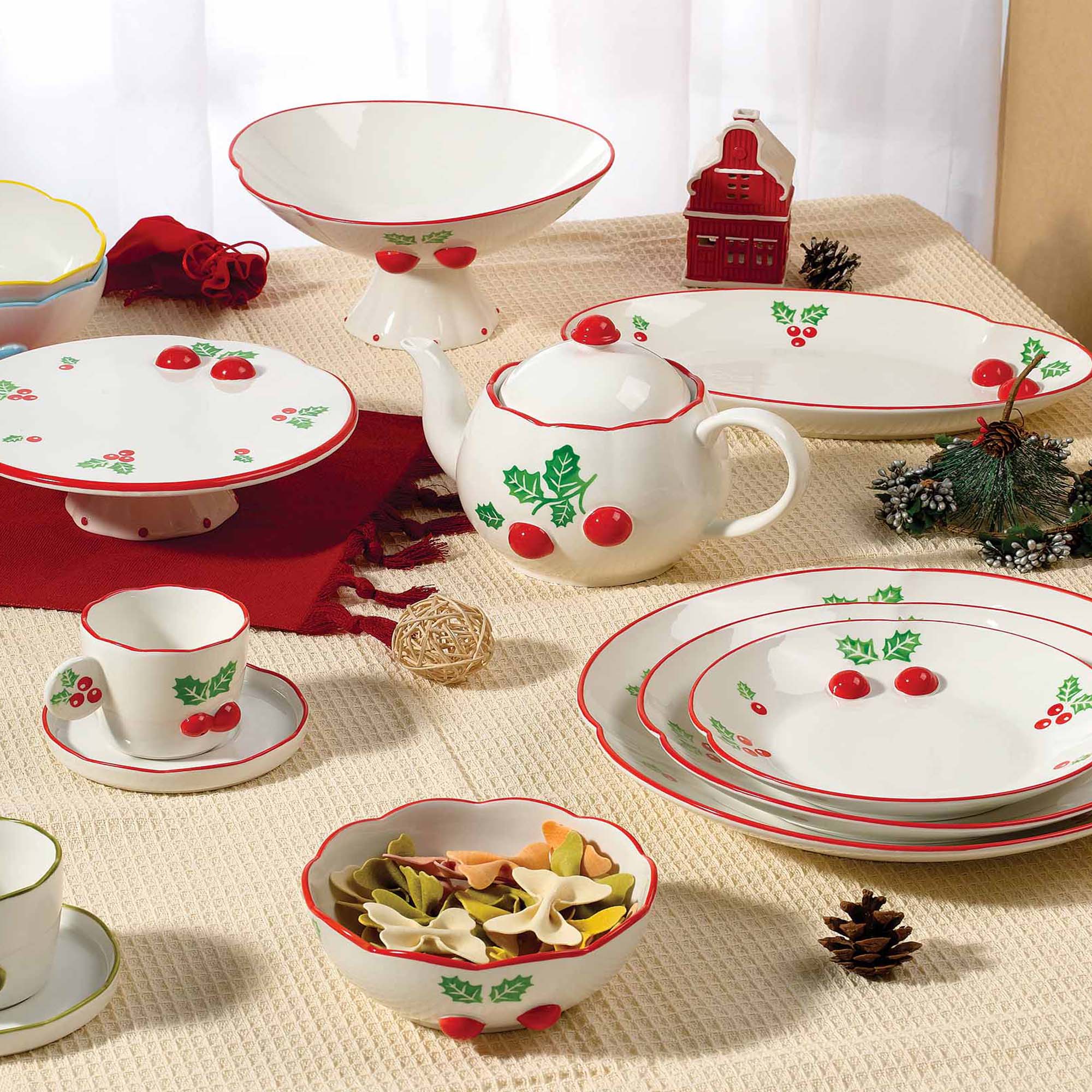 Donglin Homeware Y6862 Christmas 3D Red Berry Tableware Collection